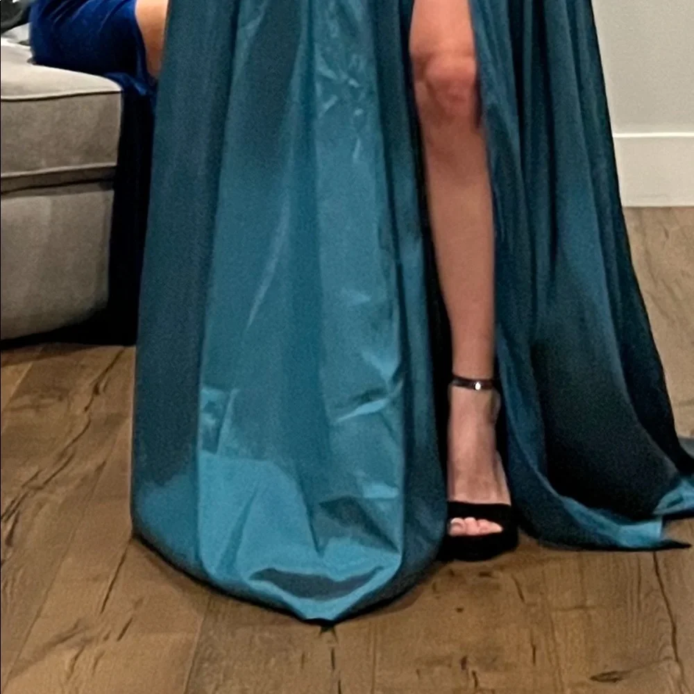 Whimsical Bridgerton-esque green princess ballgown - Picture 4 of 5